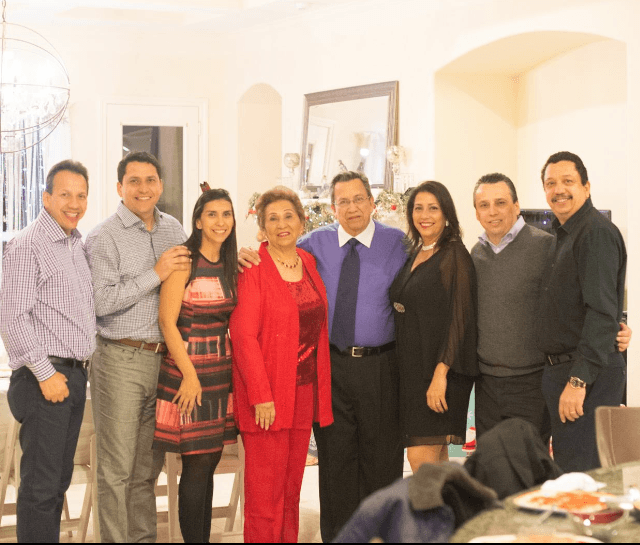 La familia Zambrano con los hermanos José Luis y Alirio José a la derecha, en Katy, Texas.