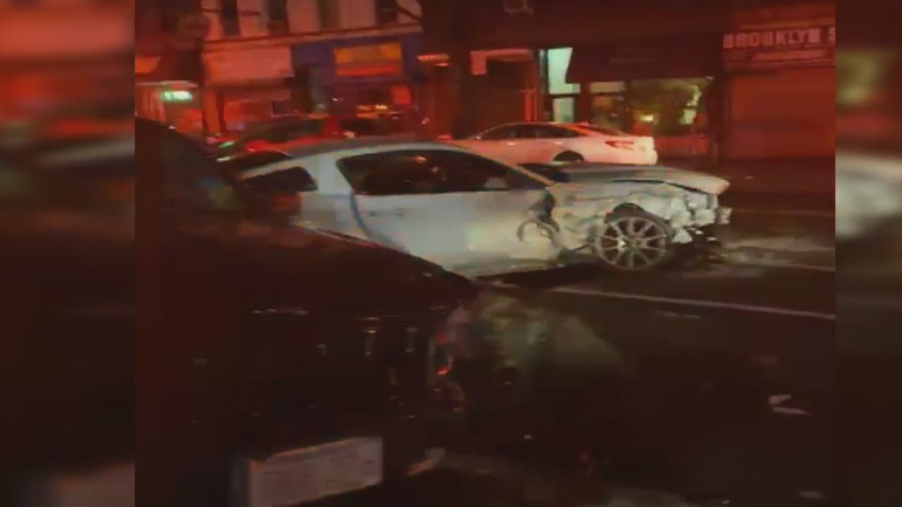 Accidente múltiple en Brooklyn deja un saldo de cinco personas heridas 