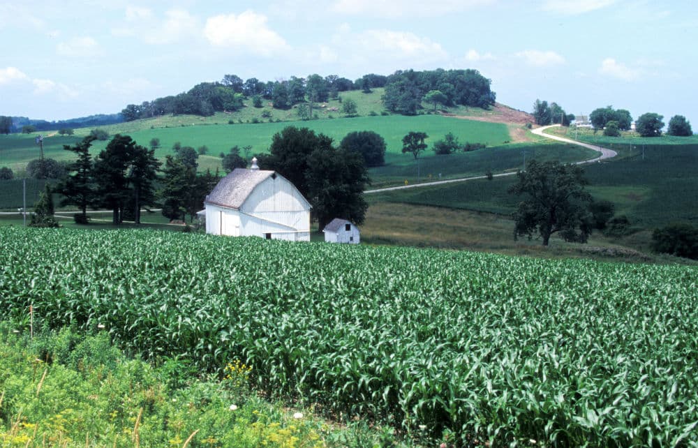Iowa cierra el top ten.