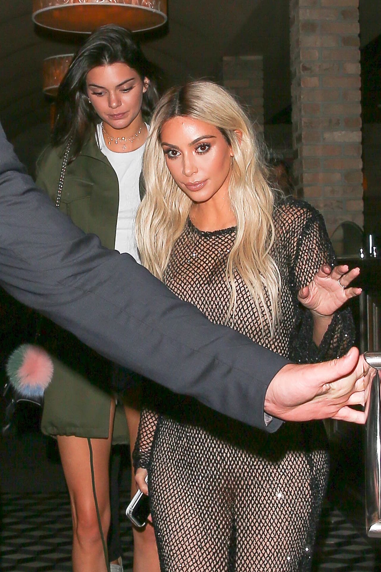 Kim estuvo acompañada de Kendall.