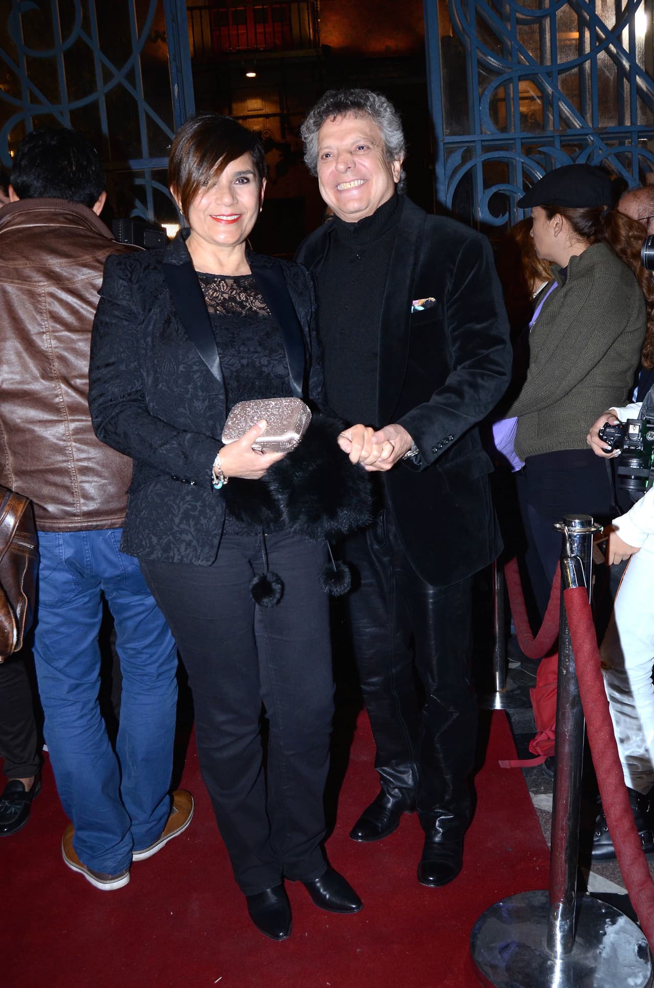 <a href="https://www.univision.com/entretenimiento/las-razones-por-las-que-cesar-bono-preferia-que-su-hijo-no-hiciera-publica-su-vida-privada" target="_blank">En agosto de 2016 Leonardo dio a conocer su homosexualidad</a>, y aunque su papá le externó su apoyo, el actor aclaró: "Para mí esas cosas que pasan cuando uno cruza la puerta de la intimidad no creo que deban exponerse, pero eso sí, cada cabeza es un mundo. Yo lo apoyo, lo quiero y le reconozco que luche por su felicidad".