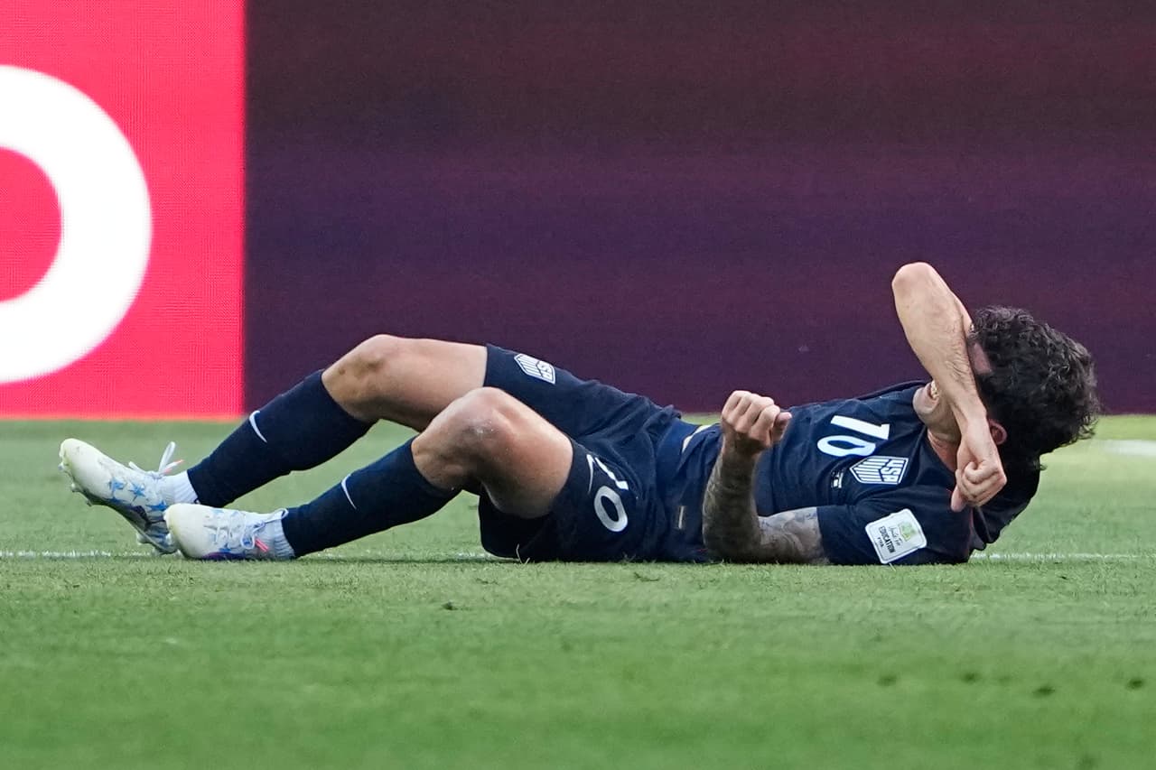 Christian Pulisic (10), de Estados Unidos, reacciona durante el partido de octavos de final de la Copa del Mundo entre Estados Unidos y Bélgica en Seattle, el lunes 6 de julio de 2026.
