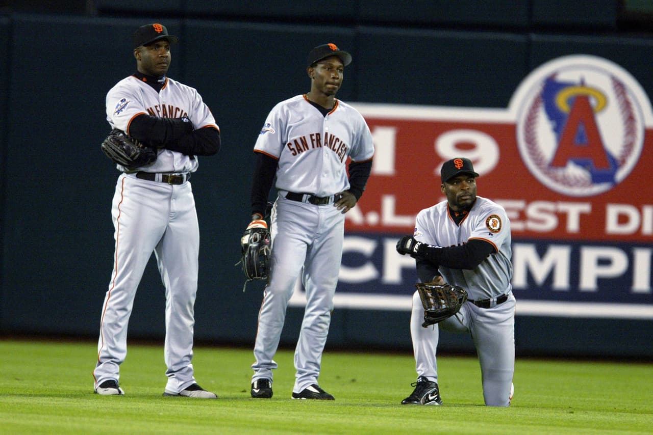 En 2002 Bonds jugó su única Serie Mundial, en contra de los Angelinos de Anaheim, un Clásico de Otoño que se fue a lo máximo, siete partidos.