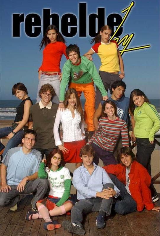 Ese año se estrenó en Argentina 'Rebelde Way', esta telenovela juvenil tuvo mucha aceptación, por lo que México hizo su propia versión, 
<b><a href="http://www.univision.com/programas/novelas/anahi-y-poncho-herrera-ya-son-papas-y-presumen-a-sus-hermosos-hijos-fotos">'Rebelde'</a></b>.
