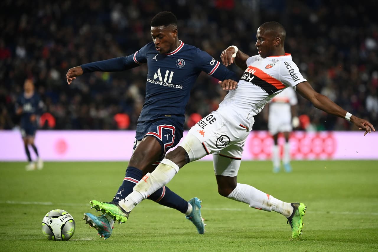 El PSG goleó al Lorient gracias a los dobletes de Neymar y Mbappé, así como otro tanto de Messi.