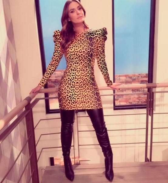 Otras famosas también son fans de este tipo de calzado. Es el caso de Galilea Montijo, quien constantemente comparte fotos de los 'looks' que usa a diario en el programa Hoy, y en donde las botas largas son constantes.