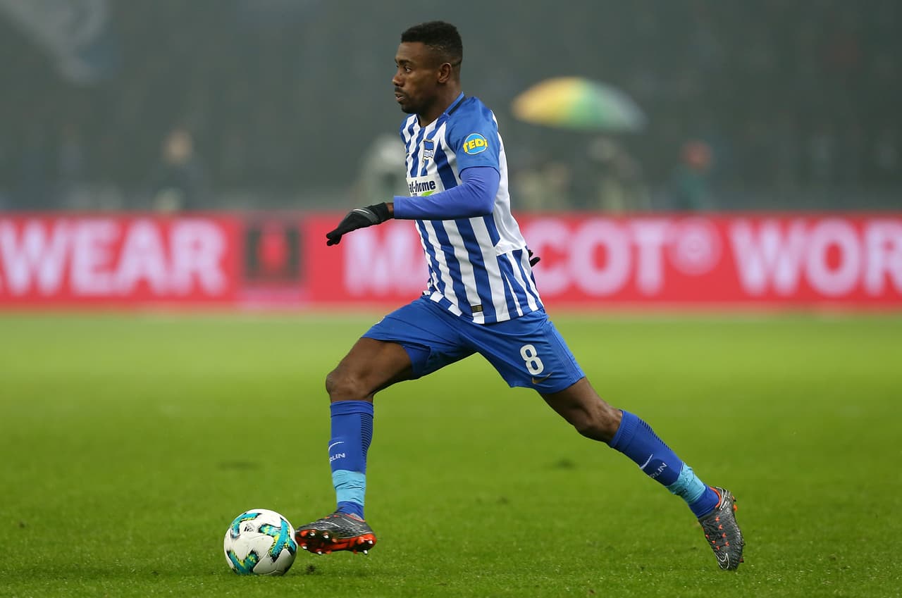 El paso de Salomon Kalou por la Bundesliga, en el Hertha Berlín, estaría llegando a su fin para regresar a Inglaterra con el Derby County de Frank Lampard.