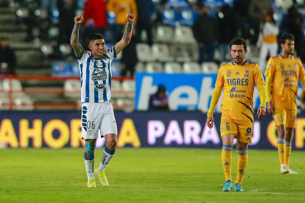 Con dos goles de Víctor Guzmán el Pachuca venció a Tigres y tomaron el liderato del Clausura 2022.