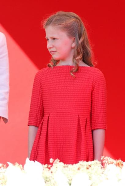 Elisabeth de Bélgica es la heredera al trono de su padre, Felipe, el rey de los Belgas. Tiene 12 años y es la mayor de cuatro hermanos.Además de su formación real, asiste al colegio y toma clases de danza. Sus padres han procurado que su vida pública sea limitada, sin embargo toma su papel ocasionalmente y siempre deja una buena impresión.Comparte mucho tiempo con sus padres y hermanos en actividades muy familiares.MIRA SUS MEJORES FOTOS