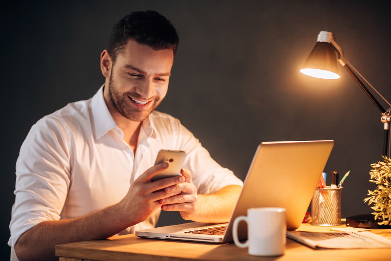 <b>Escorpión</b>
<br>Durante este mes de Sagitario, al iniciar el ciclo posterior a tu cumpleaños, llamado el “nuevo año de vida” ocurrirá algo que te dará nuevos bríos e impulsos para contrarrestar cualquier situación negativa que haya surgido en el pasado reciente. Los días que tienes frente a ti estarán cargados de intensidad y cambios. No permitas que una persona pesimista y quejumbrosa estropee tu vida.
<br>