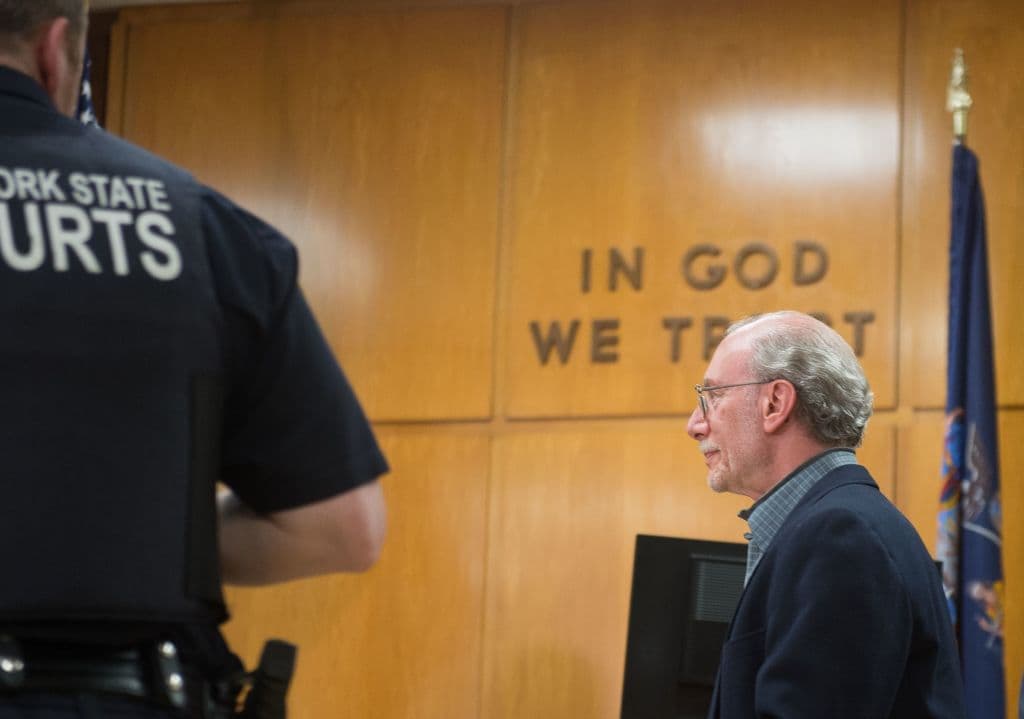 El caso de Etan Patz, quien desapareció el 25 de mayo de 1979 mientras caminaba solo hacia su parada de autobús escolar, fue fundamental en el desarrollo del 
<b>movimiento nacional de niños desaparecidos en Estados Unidos. Su imagen fue de las primeras en aparecer en cartones de leche</b>, y el aniversario de su desaparición se convirtió en el Día Nacional de los Niños Desaparecidos.