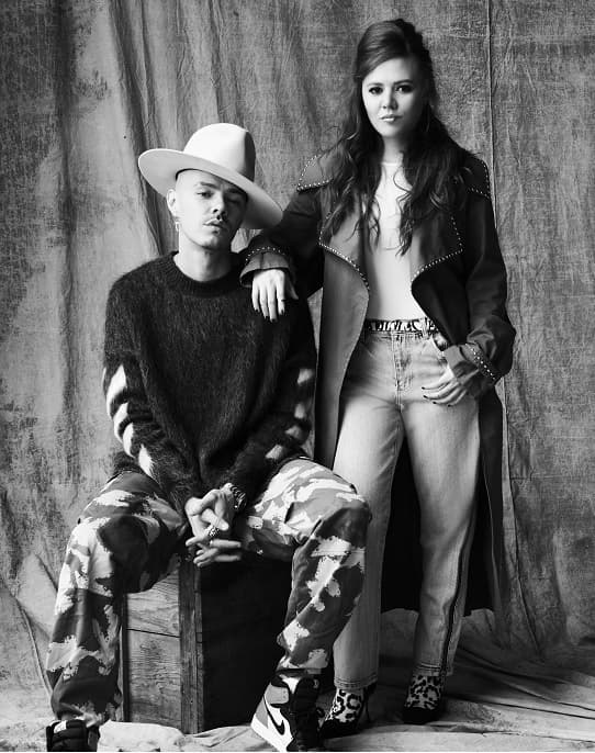 A pesar de las adversidades, la música latina no se detuvo y Premio Lo Nuestro tiene cuatro nuevas categorías. 
<b>Álbum del Año - Pop</b> es la primera de ellas y los hermanos Jesse & Joy son los primeros nominados por
<b> su material musical 'Aire'</b>.