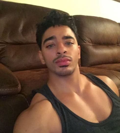 Él es Laith Ashley, un reconocido modelo de origen dominicano que ha robado la atención del mundo por su historia.