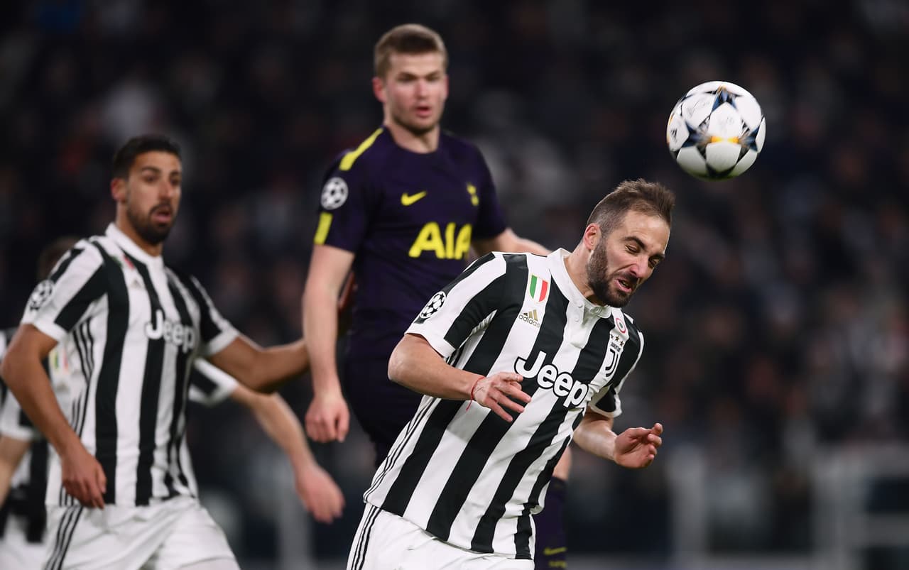 Juventus empató 2-2 contra Tottenham en el partido de ida de los octavos de final de la Champions League en el estadio de Turín, con doblete del argentino Gonzalo Higuaín en un partido intenso.
