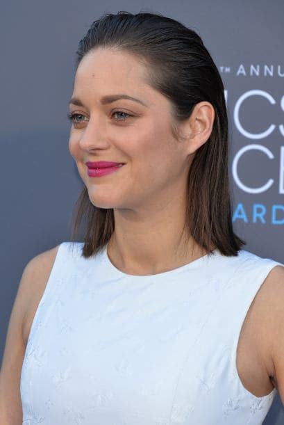 Toda una tendencia el 'bob long' de doble textura: apariencia mojada y seco de medios a puntas como el de Marion Cotillard.