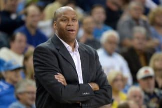 Despiden al hermano de Michelle Obama como entrenador