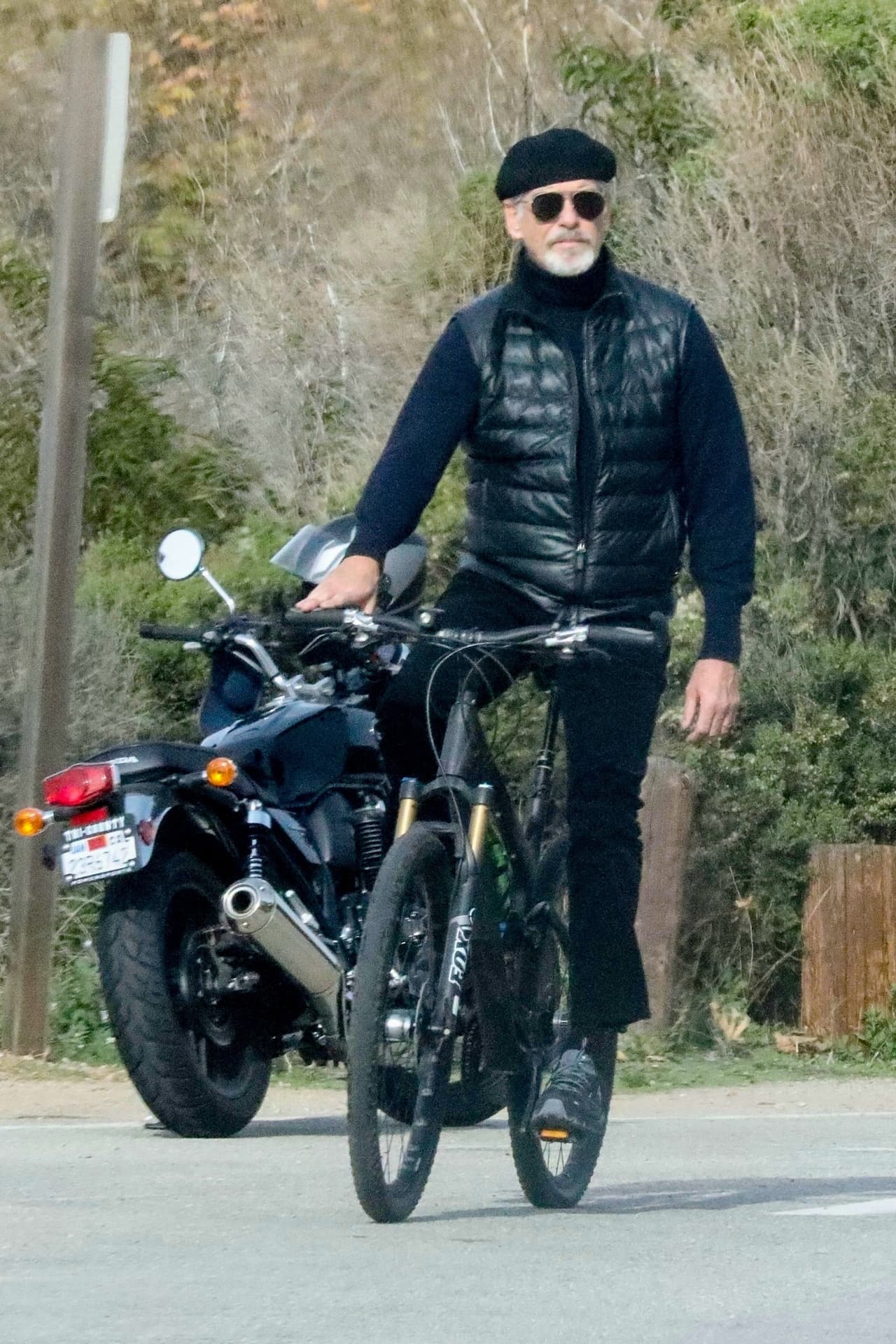 Este jueves, el actor 
<b>Pierce Brosnan</b> fue visto en la misma zona.