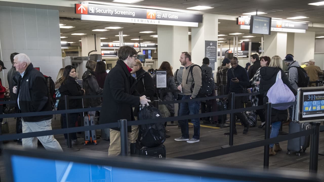 Un pasajero voló de Atlanta a Tokio con un arma abordo al fallar un control de seguridad