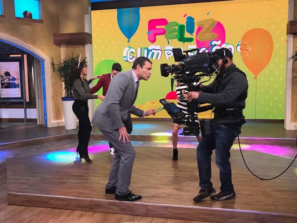 Besos y más besos para todos en casa.