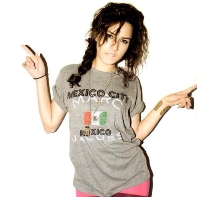 Amamos verla llenar de luz nuestras pantallas.