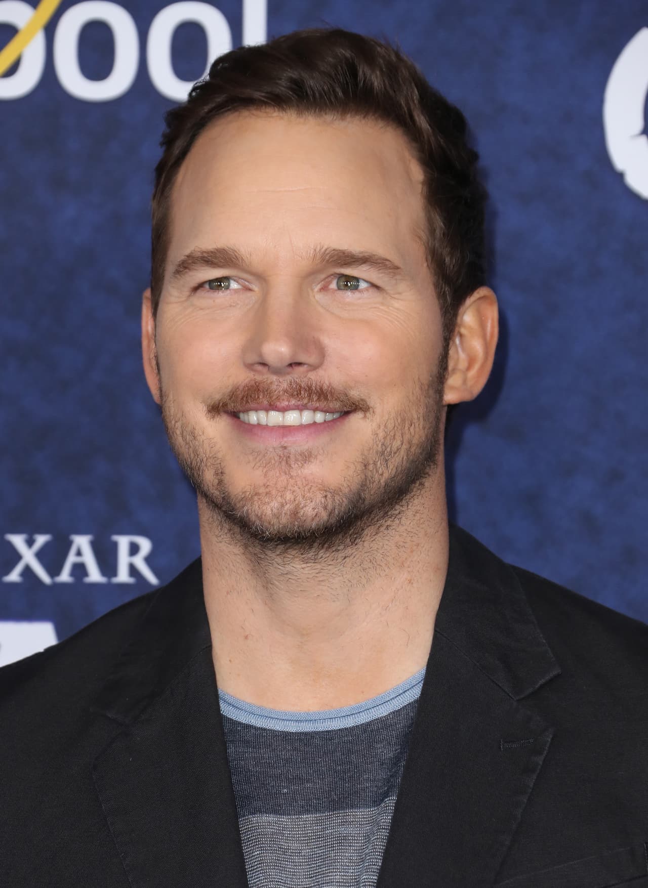 "Dar a luz fue un momento tan especial para Katherine. Estaba abrumada por las emociones cuando abrazó a su hija por primera vez y estaba muy agradecida de tener a Chris allí", agregó. 
<br>