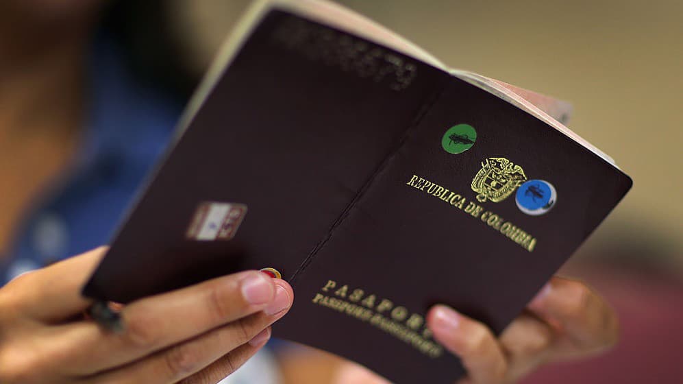 Consulado de Colombia en Orlando deja a ciudadanos sin pasaporte tras organizar evento para renovar dicho documento