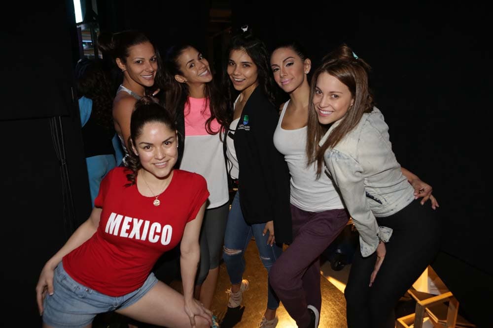 Las 25 chicas disfrutaron cada minuto del show aún sabiendo que esta podría ser su última noche. Abrazos, buenos deseos, tensión, nervios y mucho más se vivió en la tercera noche de NBLVIP.