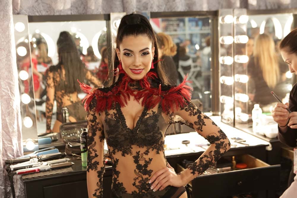 Las 25 chicas disfrutaron cada minuto del show aún sabiendo que esta podría ser su última noche. Abrazos, buenos deseos, tensión, nervios y mucho más se vivió en la tercera noche de NBLVIP.