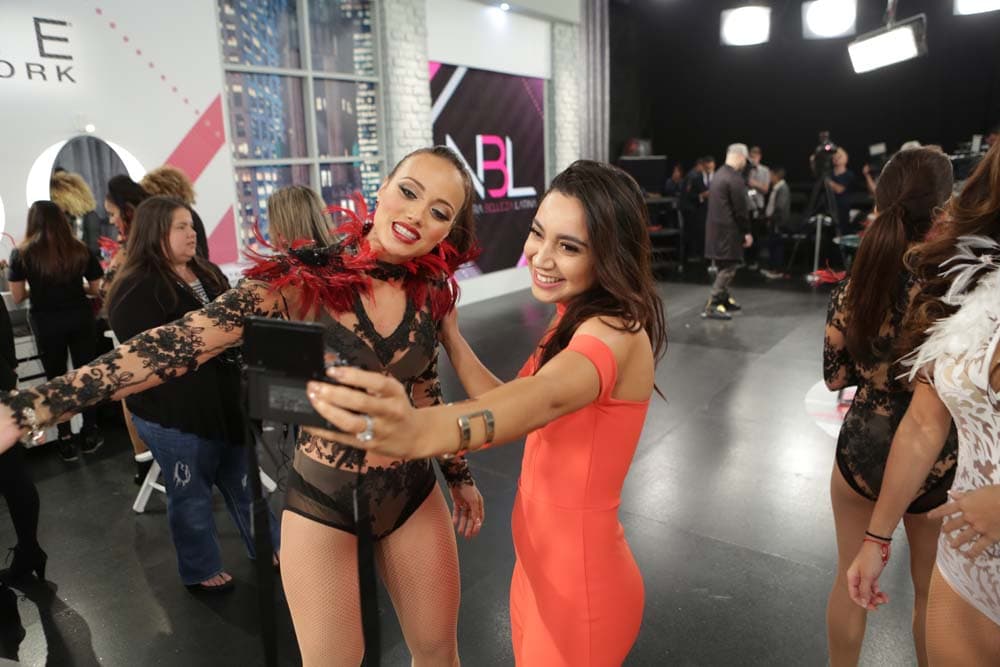 Las 25 chicas disfrutaron cada minuto del show aún sabiendo que esta podría ser su última noche. Abrazos, buenos deseos, tensión, nervios y mucho más se vivió en la tercera noche de NBLVIP.