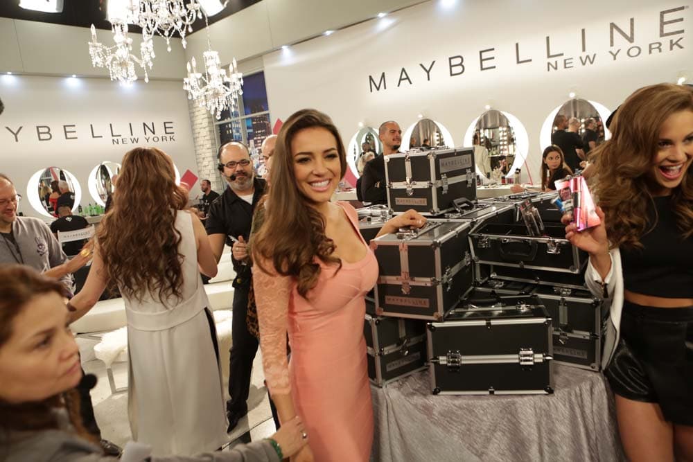 Las 25 chicas disfrutaron cada minuto del show aún sabiendo que esta podría ser su última noche. Abrazos, buenos deseos, tensión, nervios y mucho más se vivió en la tercera noche de NBLVIP.