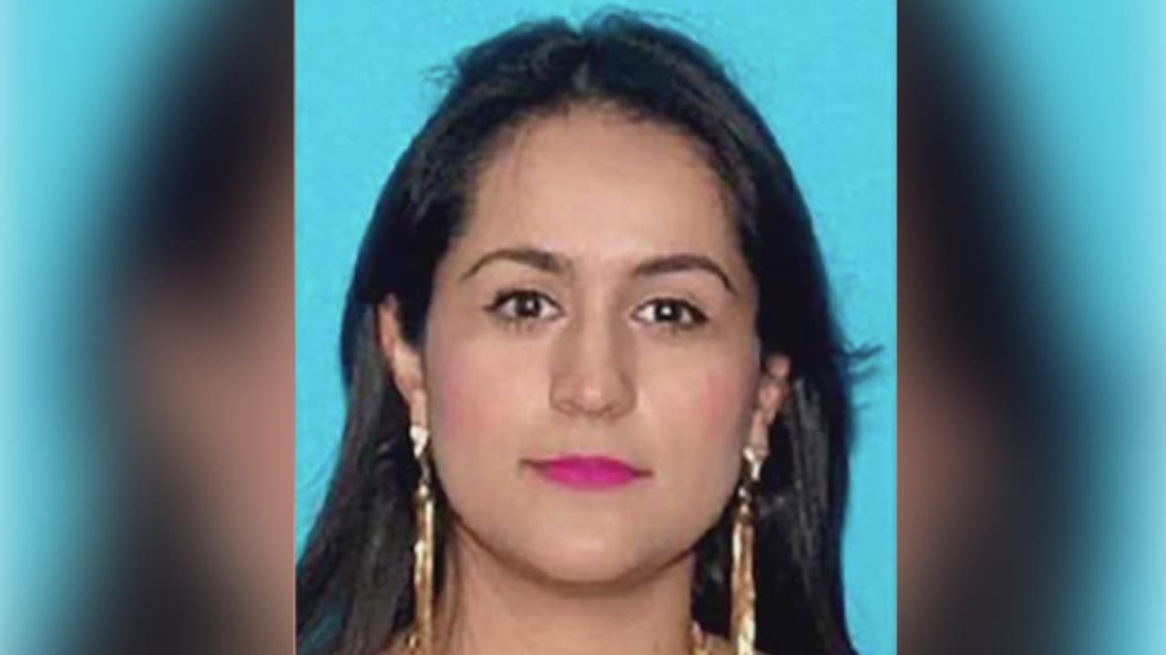 Arrestan a una mujer hispana acusada de hacerse pasar por psíquica y robar a clientes en el norte de California