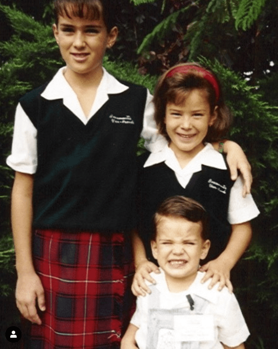 Siempre que la actriz pone fotos de su infancia, recibe miles de comentarios que resaltan la similitud que tiene con las pequeñas.