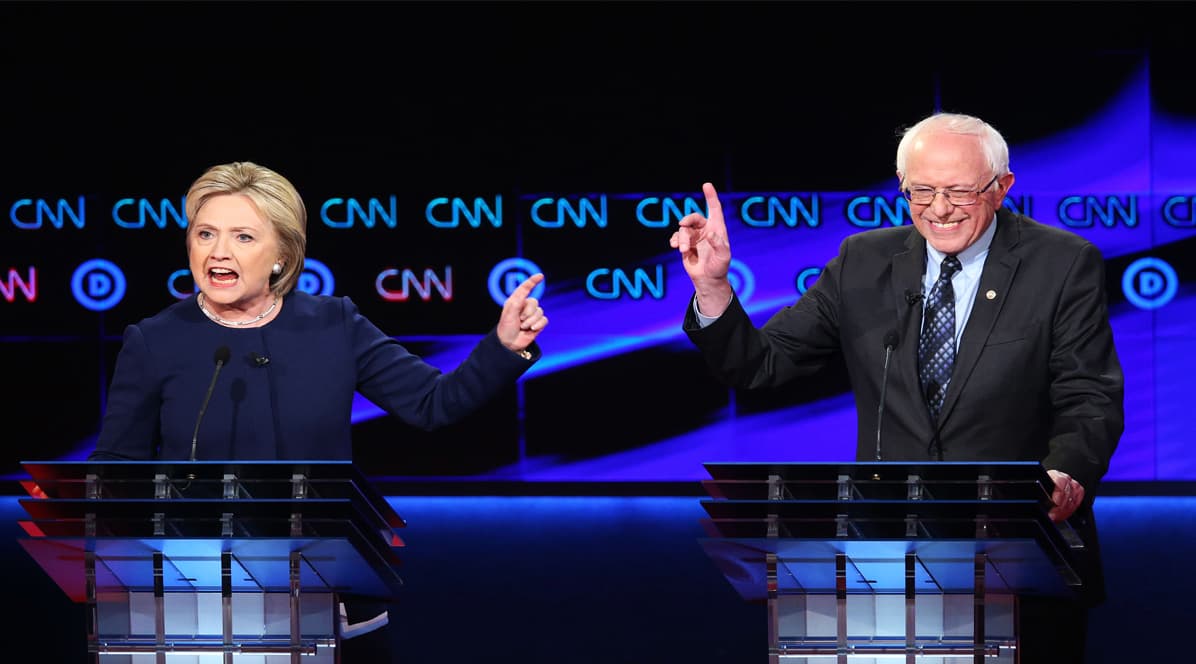 Hillary Clinton y Bernie Sanders en un debate de CNN durante las primarias