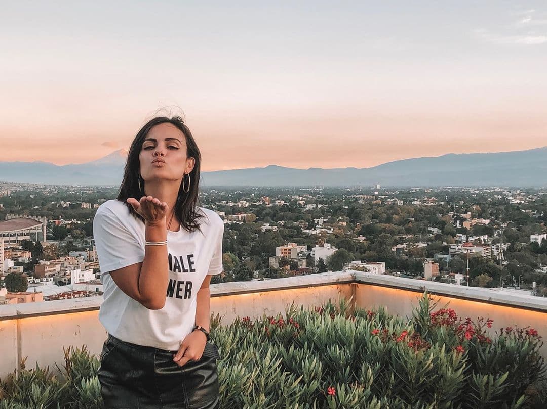 A nivel personal la artista afirmó: “Quiero ser una mujer profesional, una mujer con mis sueños profesionales realizados, teniendo mi propia empresa, teniendo ya un nombre como actriz consagrada”.