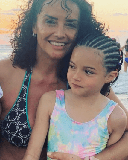 En enero del 2022, Mayra Rojas aseguró que la hija de Lorena Rojas es “una niña intensamente feliz, sensible, aventurera, segura de sí misma, orgullosa de sí misma, amorosa y sociable”.