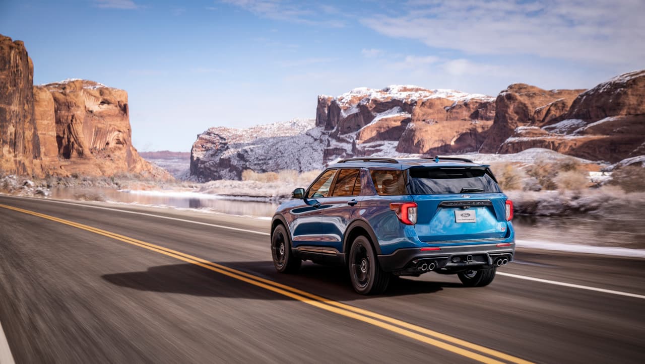 <h3 class="cms-h3-H3">Ford Explorer ST 2020</h3>
<br>La Explorer ST cuenta con una transmisión automática de 10 velocidades de cambios rápidos, 
<b>tracción en las 4 ruedas estándar con control de tracción seleccionable</b>. Ford dice que entre las opciones hay un ST Street Pack y un ST Track Pack, y si el Track Pack funciona el Track Pack disponible para el Mustang GT, las cosas se están poniendo buenas. Ford dice que buscan lograr una velocidad máxima en pista de 143 millas por hora.