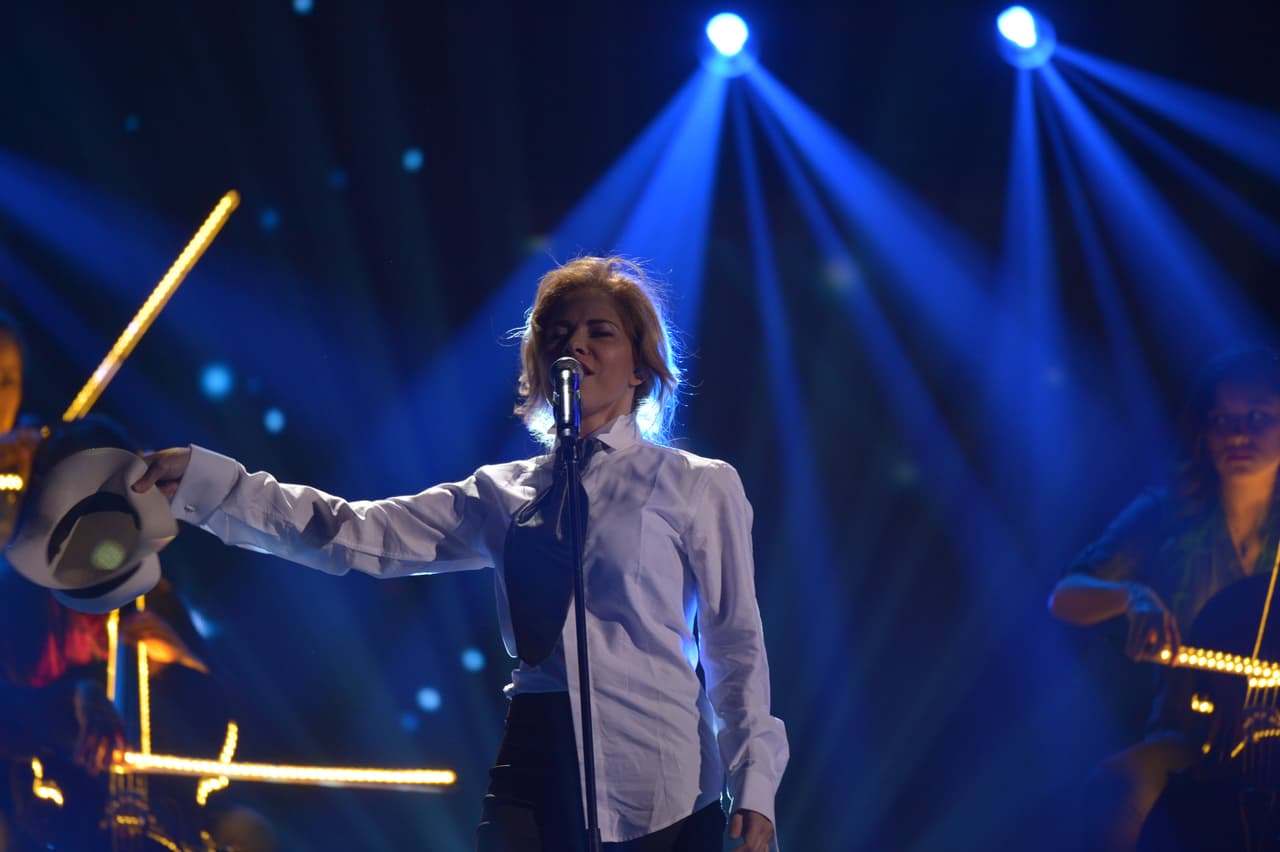 La cantante mexicana se lució durante este previo, con el que promete una descarga de energía total la noche de Premios Juventud.