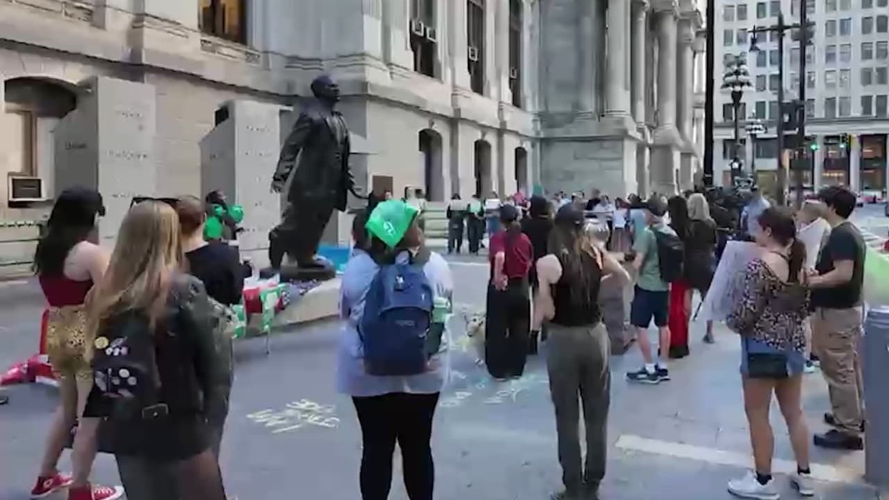 Caso Cornell 7 impulsa protesta en Philadelphia mientras defensores alertan por falta de recursos contra la violencia sexual
