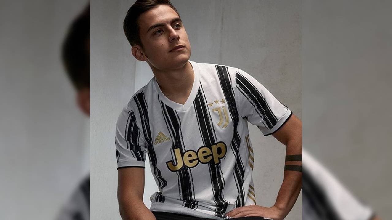 Cristiano Ronaldo y Paulo Dybala presentaron el nuevo jersey que vestirá a Juventus para la campaña 2020-21.