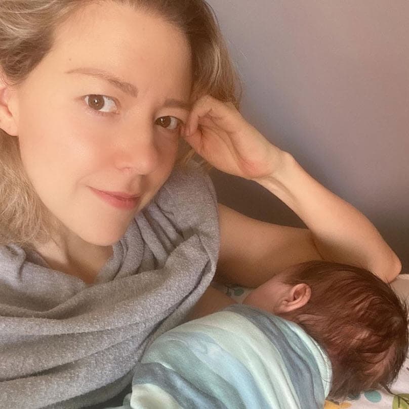 Fue un episodio que la tuvo a ella y a su prometido en vilo y de la cual pudieron salir avantes tras varios días de estar internada y luego bajo cuidados en casa. 
<br>