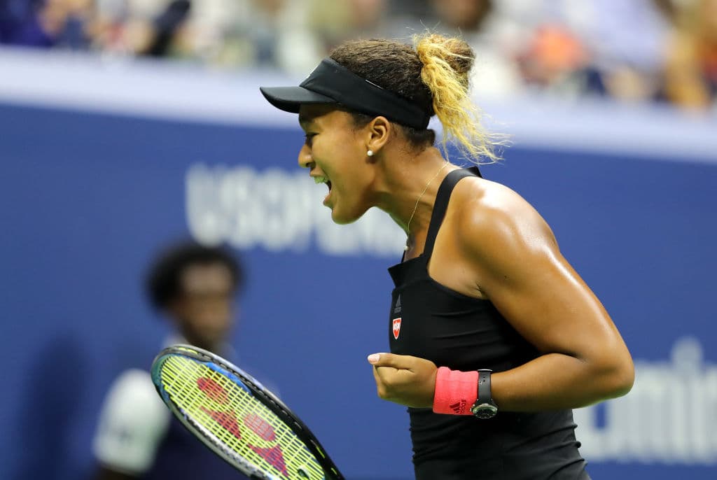 Durante la final, Naomi Osaka fue muy superior a la experimentada tenista estadounidense Serena Williams, prueba de ello el contundente marcador final de 6-2 y 6-4.