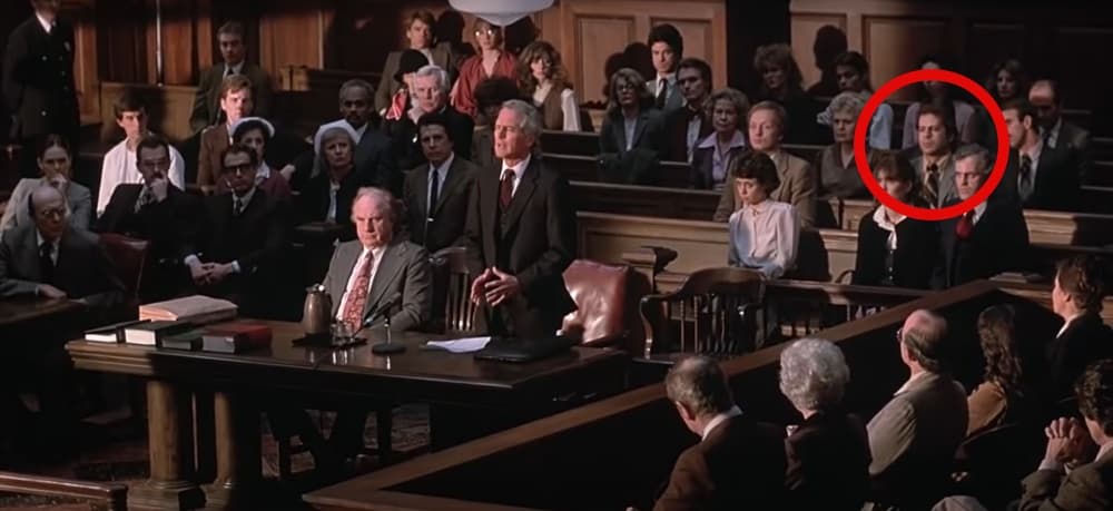 Antes de esos roles, Willis fue parte de los espectadores de un juicio de la película 'The Verdict' en 1982, la cual tenía como protagonistas a Paul Newman, Charlotte Rampling y James Mason.