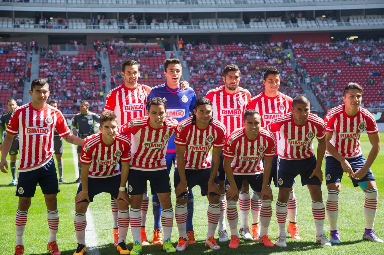 Afición de Chivas abucheó a su equipo en la derrota ante León