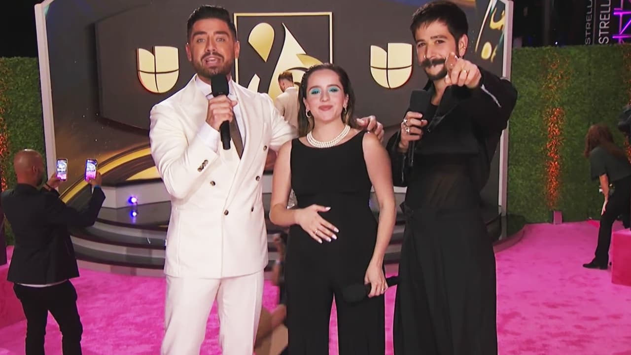 Evaluna y Camilo muestran cómo va su embarazo en Premio Lo Nuestro 2022 a su paso por la Alfombra Magenta