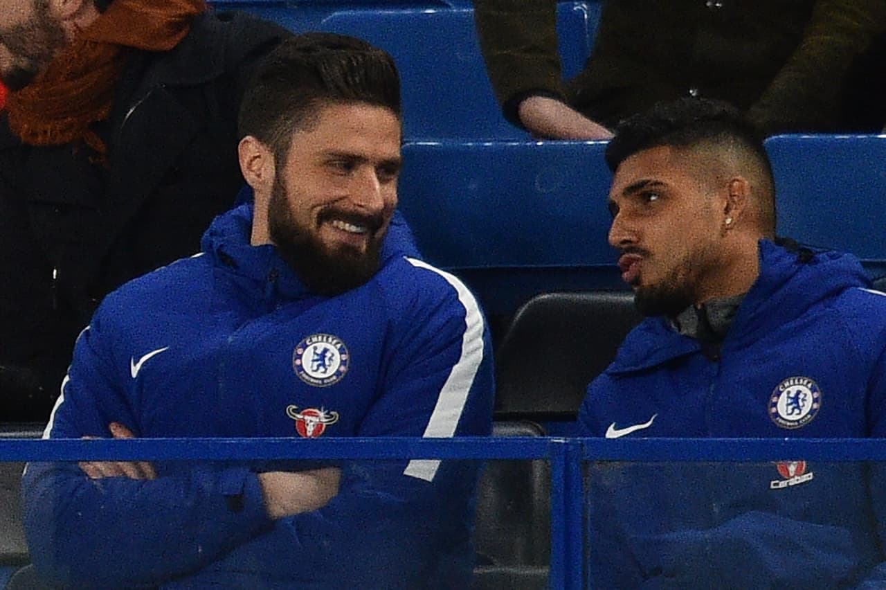 El Chelsea recibió al Bournemouth en Stamford Bridge, un partido que sirvió para que Emerson y Olivier Giroud se presentaran ante su público, a pesar de no ser convocados.