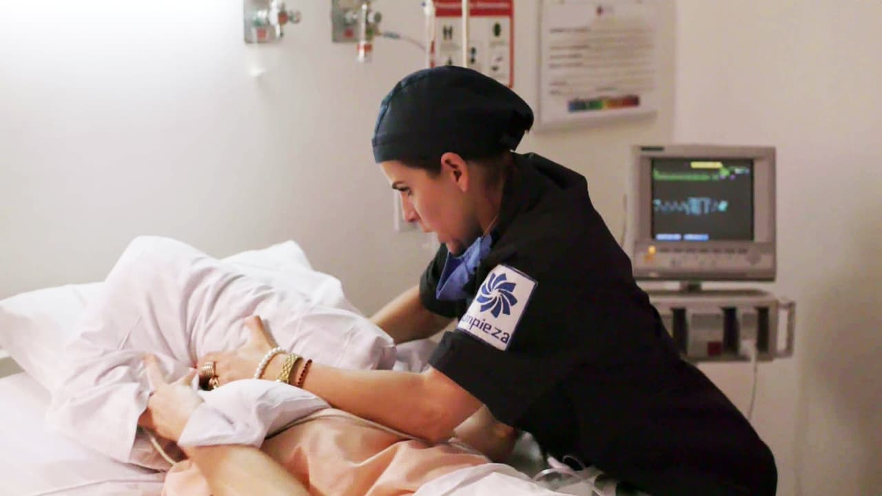 Zulima también se manchó las manos de sangre, pues 
<b><a href="http://www.univision.com/series/la-piloto/zulima-asesino-a-amanda-video">asesinó a Amanda</a></b>, otra de sus amigas.