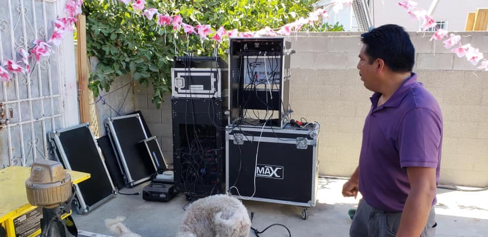 El inventario de los equipos como cornetas, ecualizadores, mezcladores, bocinas, cables, luces animadas y parales superan los 60,000 mil dólares.