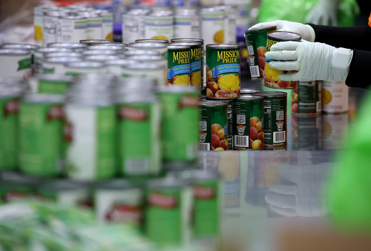 Ulysses Balderas, coordinador de entrega de alimentos, estima que unas 350 familias puedan ser beneficiadas con esta jornada.