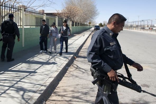 "Si hay algunos problemas -de corrupción- en algunos sectores, para eso están los instrumentos creados y las organizaciones civiles incorporadas a este trabajo", declaró a diversos medios ell comisionado de la Policía Federal de México, Facundo Rosas.