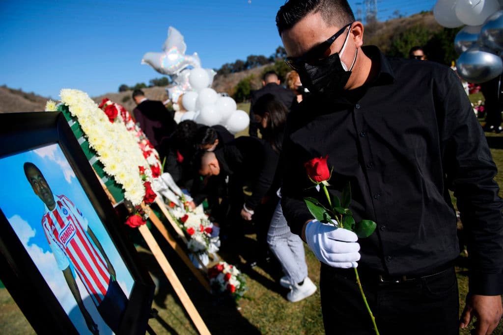 Más de 400,000 muertes por covid-19 en EEUU: ¿Cómo llegamos hasta aquí?